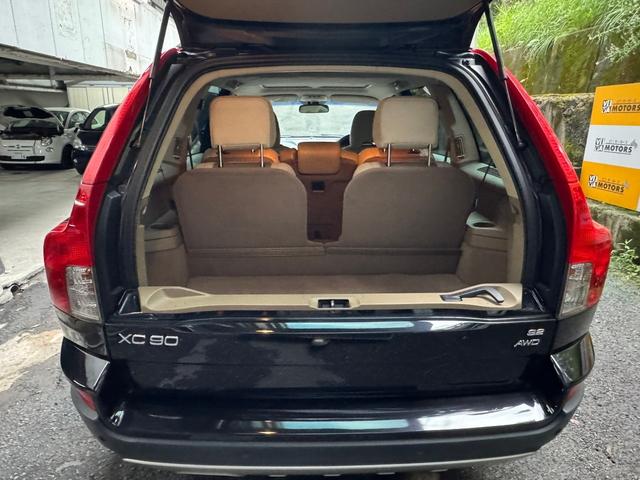 ＸＣ９０ ３．２　ＳＥ　ＡＷＤ　ＡＷＤ　ガラスサンルーフ　ベージュレザーシート　３列シート７人乗り　１７インチ純正ホイール（14枚目）