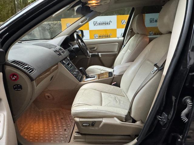 ＸＣ９０ ３．２　ＳＥ　ＡＷＤ　ＡＷＤ　ガラスサンルーフ　ベージュレザーシート　３列シート７人乗り　１７インチ純正ホイール（45枚目）