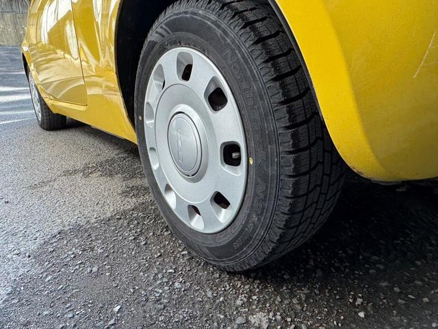 ボディコーティングも当店で！ボディコーティングはまずボディを徹底的に磨きます。丸１日かかります。そのあとガラスコーティングを塗りこんでいきます。黒色のお車は特に効果が分かりやすいですよ。