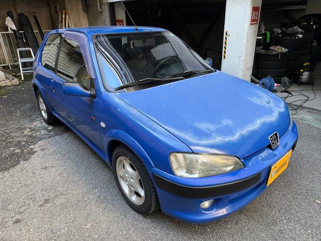 １０６ Ｓ１６リミテッド　ワンオーナー　左ハンドル　５ＭＴ（5枚目）