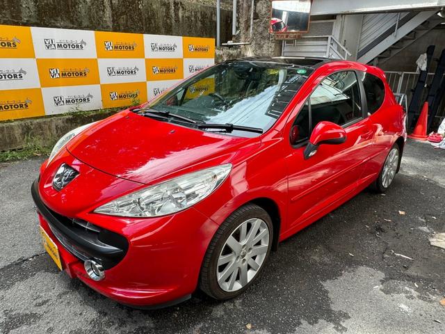 ２０７ ＧＴ　５ＭＴ　ターボ　パノラマルーフ　純正１７インチアルミ　ワンセグナビ　純正フロアマット　ＥＴＣ（2枚目）