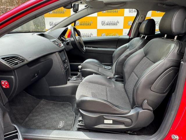 ２０７ ＧＴ　５ＭＴ　ターボ　パノラマルーフ　純正１７インチアルミ　ワンセグナビ　純正フロアマット　ＥＴＣ（23枚目）