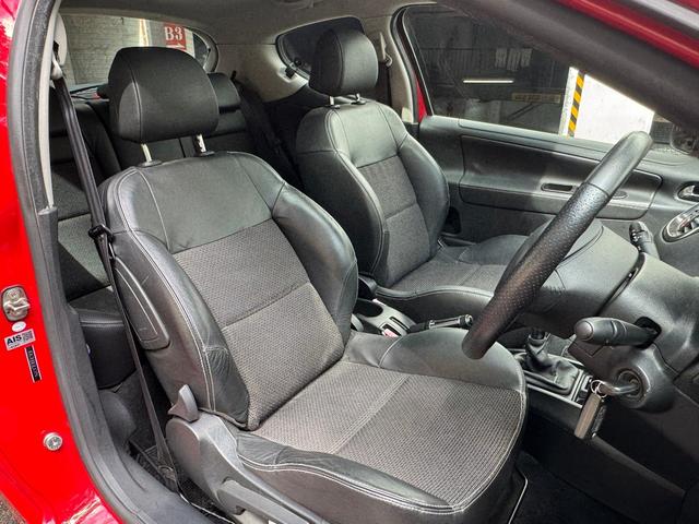 ２０７ ＧＴ　５ＭＴ　ターボ　パノラマルーフ　純正１７インチアルミ　ワンセグナビ　純正フロアマット　ＥＴＣ（37枚目）