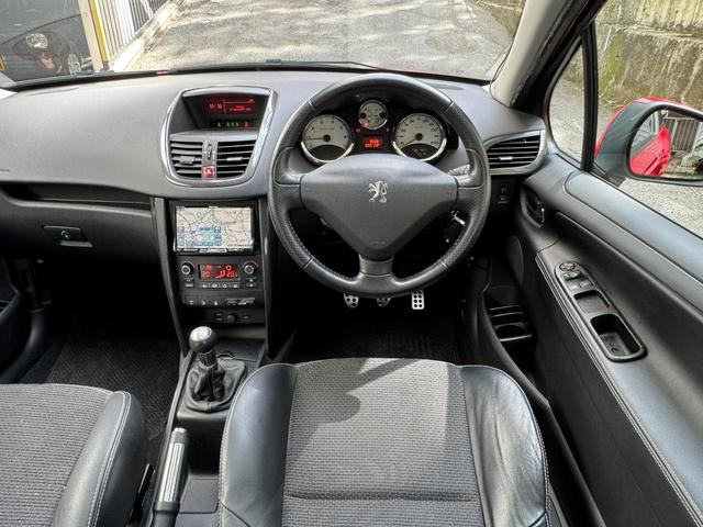 ２０７ ＧＴ　５ＭＴ　ターボ　パノラマルーフ　純正１７インチアルミ　ワンセグナビ　純正フロアマット　ＥＴＣ（41枚目）