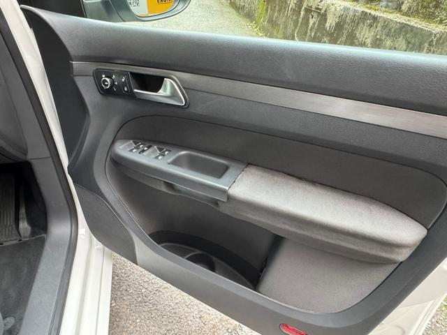 ゴルフトゥーラン ＴＳＩ　コンフォートライン（28枚目）