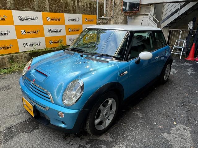 ＭＩＮＩ クーパーＳ　６ＭＴ　スーパーチャージャー　純正１６インチホイール　ＥＴＣ　カロッツェリアオーディオＤＥＨ－５２００（2枚目）