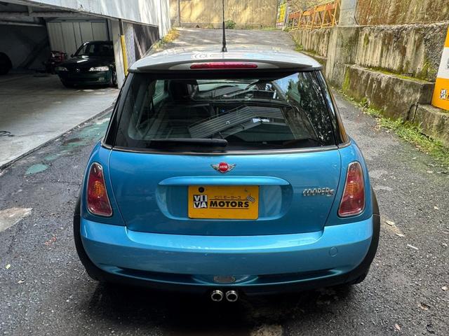 ＭＩＮＩ クーパーＳ　６ＭＴ　スーパーチャージャー　純正１６インチホイール　ＥＴＣ　カロッツェリアオーディオＤＥＨ－５２００（12枚目）
