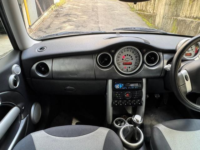 ＭＩＮＩ クーパーＳ　６ＭＴ　スーパーチャージャー　純正１６インチホイール　ＥＴＣ　カロッツェリアオーディオＤＥＨ－５２００（39枚目）