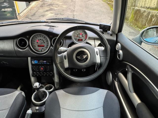 ＭＩＮＩ クーパーＳ　６ＭＴ　スーパーチャージャー　純正１６インチホイール　ＥＴＣ　カロッツェリアオーディオＤＥＨ－５２００（40枚目）