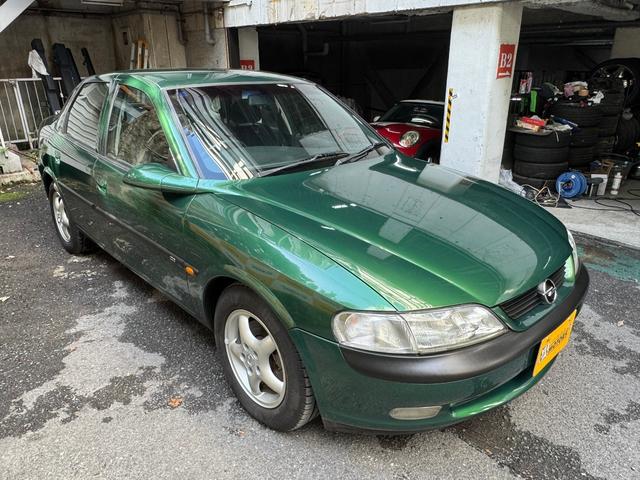 ベクトラ ＣＤ　走行１万ｋｍ　純正１５インチホイール　ＥＣＯＴＥＣエンジン　カラーＣＤ３６９　ＲＩＯ　ＶＥＲＤＥ　ＰＥＡＲＬ　ＭＥＴ（5枚目）