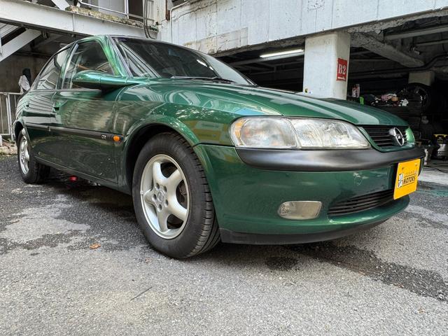 ベクトラ ＣＤ　走行１万ｋｍ　純正１５インチホイール　ＥＣＯＴＥＣエンジン　カラーＣＤ３６９　ＲＩＯ　ＶＥＲＤＥ　ＰＥＡＲＬ　ＭＥＴ（6枚目）