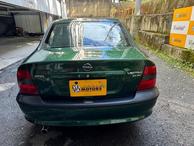 ベクトラ ＣＤ　走行１万ｋｍ　純正１５インチホイール　ＥＣＯＴＥＣエンジン　カラーＣＤ３６９　ＲＩＯ　ＶＥＲＤＥ　ＰＥＡＲＬ　ＭＥＴ（12枚目）