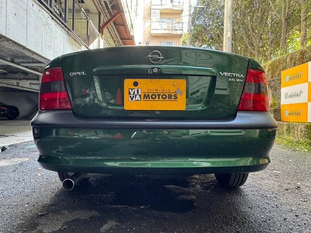 ベクトラ ＣＤ　走行１万ｋｍ　純正１５インチホイール　ＥＣＯＴＥＣエンジン　カラーＣＤ３６９　ＲＩＯ　ＶＥＲＤＥ　ＰＥＡＲＬ　ＭＥＴ（13枚目）