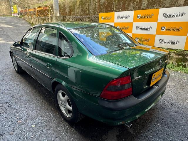 ベクトラ ＣＤ　走行１万ｋｍ　純正１５インチホイール　ＥＣＯＴＥＣエンジン　カラーＣＤ３６９　ＲＩＯ　ＶＥＲＤＥ　ＰＥＡＲＬ　ＭＥＴ（14枚目）