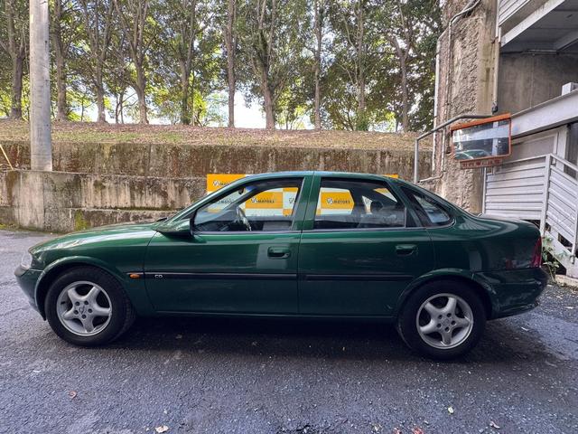ベクトラ ＣＤ　走行１万ｋｍ　純正１５インチホイール　ＥＣＯＴＥＣエンジン　カラーＣＤ３６９　ＲＩＯ　ＶＥＲＤＥ　ＰＥＡＲＬ　ＭＥＴ（17枚目）