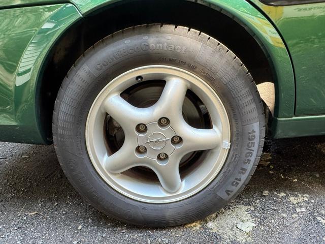 ベクトラ ＣＤ　走行１万ｋｍ　純正１５インチホイール　ＥＣＯＴＥＣエンジン　カラーＣＤ３６９　ＲＩＯ　ＶＥＲＤＥ　ＰＥＡＲＬ　ＭＥＴ（23枚目）