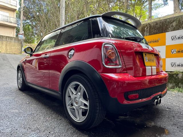 ＭＩＮＩ クーパーＳ　６速ＡＴ　ターボ　ボディカラーチリレッド　ストラーダナビ（15枚目）