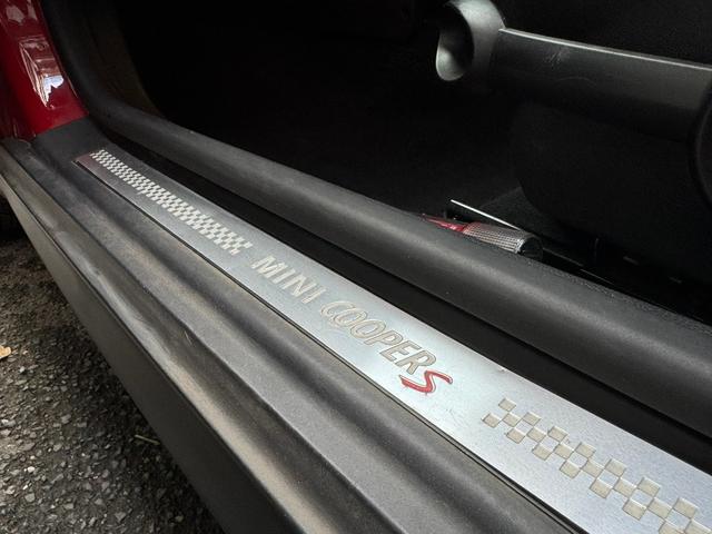 ＭＩＮＩ クーパーＳ　６速ＡＴ　ターボ　ボディカラーチリレッド　ストラーダナビ（34枚目）