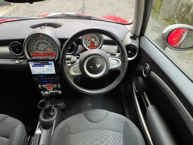 ＭＩＮＩ クーパーＳ　６速ＡＴ　ターボ　ボディカラーチリレッド　ストラーダナビ（39枚目）
