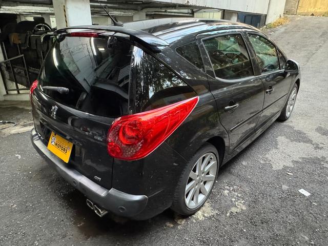 ２０７ ＳＷ　ＧＴｉ　５速ＭＴ　ターボ　ブラックレザーシート　パノラマルーフ　純正１７インチホイール　カロッツェリアＤＥＨ－５５００　ＥＴＣ　スペアタイヤ　オートエアコン（10枚目）