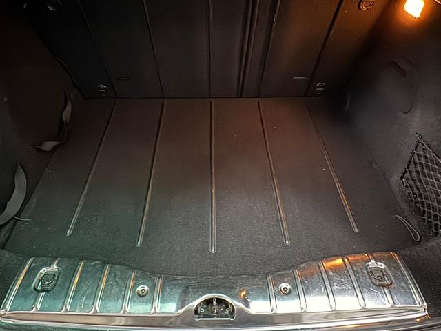 ２０７ ＳＷ　ＧＴｉ　５速ＭＴ　ターボ　ブラックレザーシート　パノラマルーフ　純正１７インチホイール　カロッツェリアＤＥＨ－５５００　ＥＴＣ　スペアタイヤ　オートエアコン（36枚目）