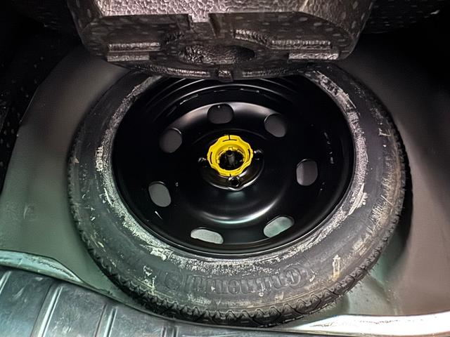 ２０７ ＳＷ　ＧＴｉ　５速ＭＴ　ターボ　ブラックレザーシート　パノラマルーフ　純正１７インチホイール　カロッツェリアＤＥＨ－５５００　ＥＴＣ　スペアタイヤ　オートエアコン（37枚目）