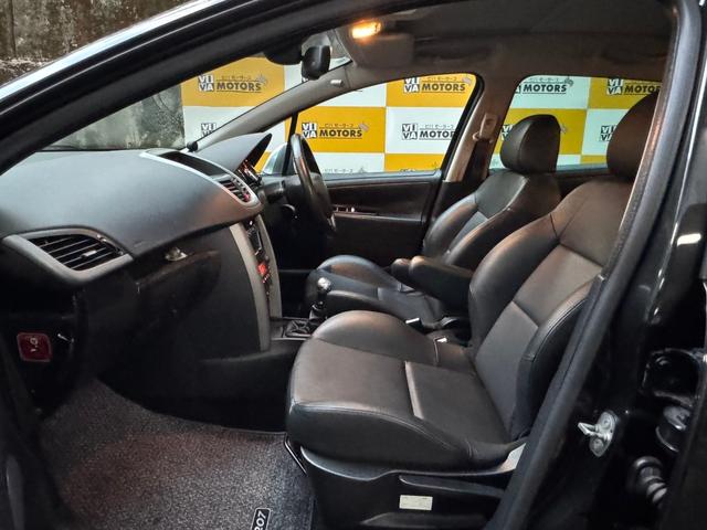 ２０７ ＳＷ　ＧＴｉ　５速ＭＴ　ターボ　ブラックレザーシート　パノラマルーフ　純正１７インチホイール　カロッツェリアＤＥＨ－５５００　ＥＴＣ　スペアタイヤ　オートエアコン（47枚目）