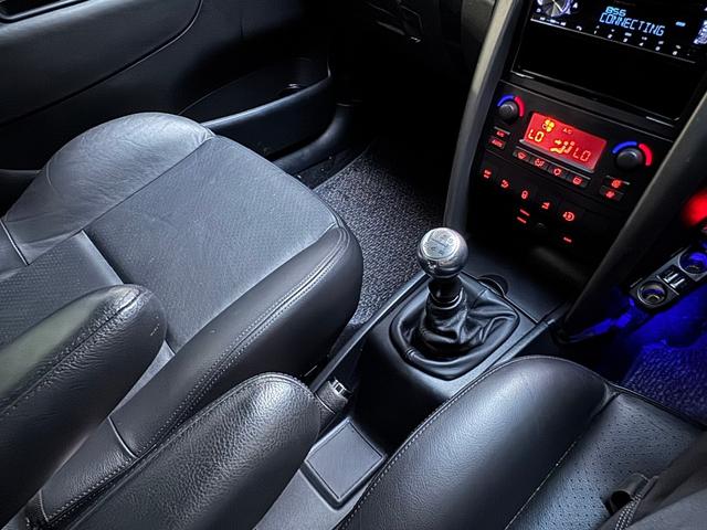 ２０７ ＳＷ　ＧＴｉ　５速ＭＴ　ターボ　ブラックレザーシート　パノラマルーフ　純正１７インチホイール　カロッツェリアＤＥＨ－５５００　ＥＴＣ　スペアタイヤ　オートエアコン（50枚目）