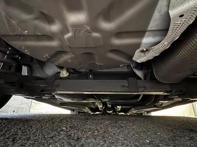 ２０７ ＳＷ　ＧＴｉ　５速ＭＴ　ターボ　ブラックレザーシート　パノラマルーフ　純正１７インチホイール　カロッツェリアＤＥＨ－５５００　ＥＴＣ　スペアタイヤ　オートエアコン（61枚目）