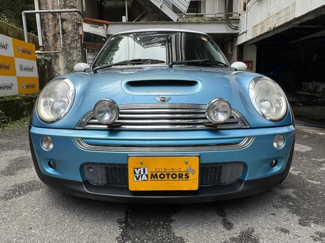 ＭＩＮＩ クーパーＳ　Ｒ５３クーパーＳ　６ＭＴ　スーパーチャージャー　ＢＬＩＴＺ車高調　運転席レカロシート　社外マフラー　オーディオレス　エレクトリックブルー　フロントフォグランプ（5枚目）