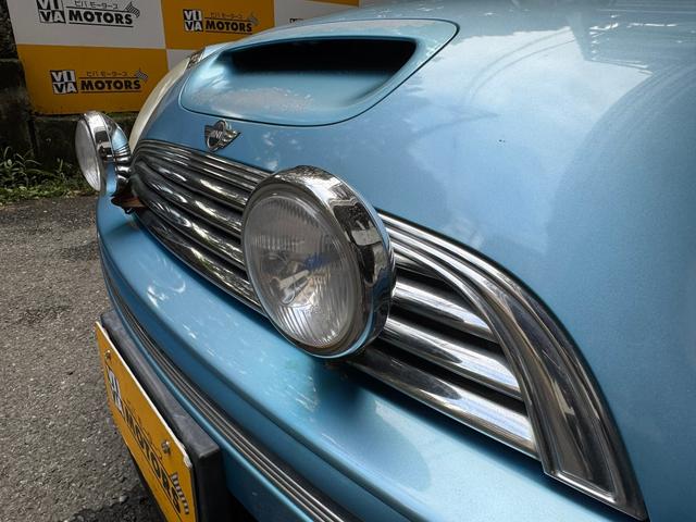 ＭＩＮＩ クーパーＳ　Ｒ５３クーパーＳ　６ＭＴ　スーパーチャージャー　ＢＬＩＴＺ車高調　運転席レカロシート　社外マフラー　オーディオレス　エレクトリックブルー　フロントフォグランプ（8枚目）