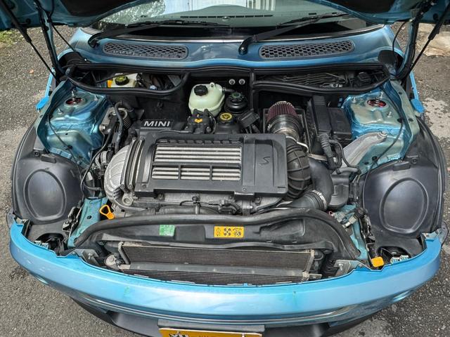 ＭＩＮＩ クーパーＳ　Ｒ５３クーパーＳ　６ＭＴ　スーパーチャージャー　ＢＬＩＴＺ車高調　運転席レカロシート　社外マフラー　オーディオレス　エレクトリックブルー　フロントフォグランプ（20枚目）