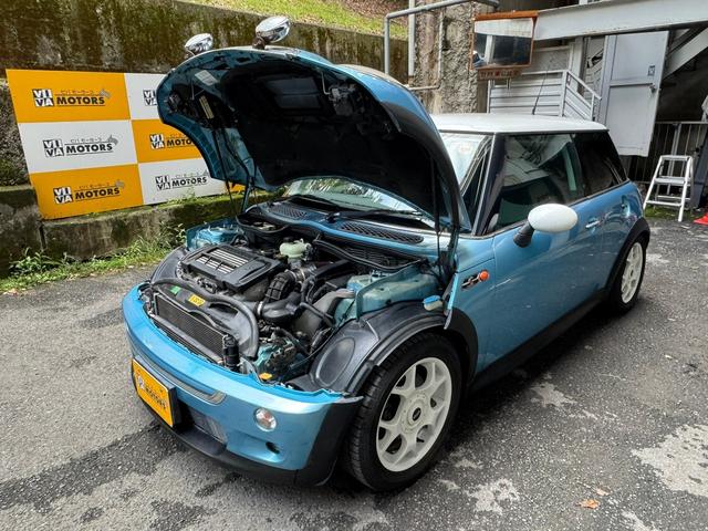 ＭＩＮＩ クーパーＳ　Ｒ５３クーパーＳ　６ＭＴ　スーパーチャージャー　ＢＬＩＴＺ車高調　運転席レカロシート　社外マフラー　オーディオレス　エレクトリックブルー　フロントフォグランプ（21枚目）