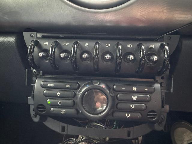 ＭＩＮＩ クーパーＳ　Ｒ５３クーパーＳ　６ＭＴ　スーパーチャージャー　ＢＬＩＴＺ車高調　運転席レカロシート　社外マフラー　オーディオレス　エレクトリックブルー　フロントフォグランプ（24枚目）