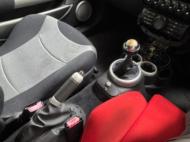 ＭＩＮＩ クーパーＳ　Ｒ５３クーパーＳ　６ＭＴ　スーパーチャージャー　ＢＬＩＴＺ車高調　運転席レカロシート　社外マフラー　オーディオレス　エレクトリックブルー　フロントフォグランプ（26枚目）