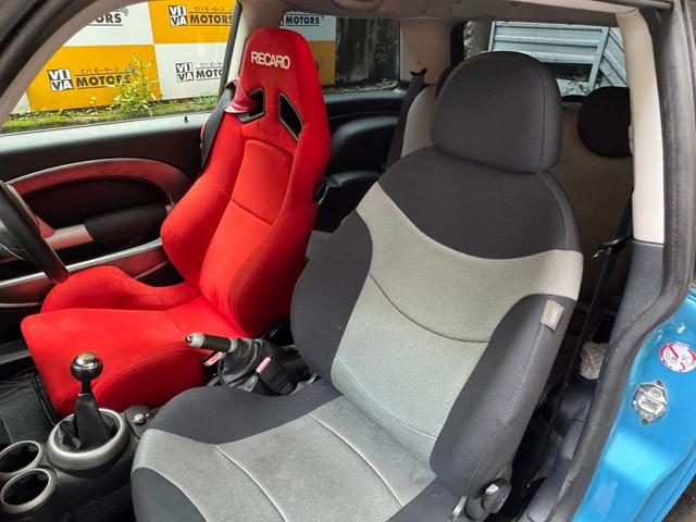ＭＩＮＩ クーパーＳ　Ｒ５３クーパーＳ　６ＭＴ　スーパーチャージャー　ＢＬＩＴＺ車高調　運転席レカロシート　社外マフラー　オーディオレス　エレクトリックブルー　フロントフォグランプ（28枚目）