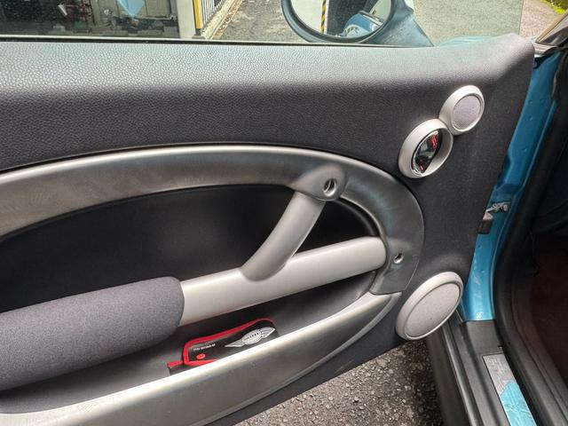 ＭＩＮＩ クーパーＳ　Ｒ５３クーパーＳ　６ＭＴ　スーパーチャージャー　ＢＬＩＴＺ車高調　運転席レカロシート　社外マフラー　オーディオレス　エレクトリックブルー　フロントフォグランプ（29枚目）