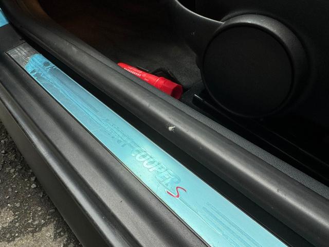 ＭＩＮＩ クーパーＳ　Ｒ５３クーパーＳ　６ＭＴ　スーパーチャージャー　ＢＬＩＴＺ車高調　運転席レカロシート　社外マフラー　オーディオレス　エレクトリックブルー　フロントフォグランプ（32枚目）