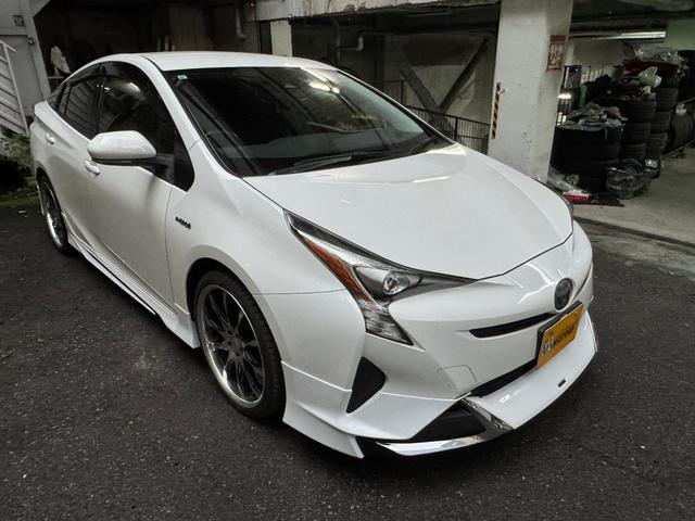 プリウス S モデリスタフロントスポイラー モデリスタサイドスカート WORK SCHWERT19インチアルミ 地デジディーラーナビNSZT-W66T ナビ連動ドラレコDRT-H66A バックモニター スペアタイヤ(6枚目)