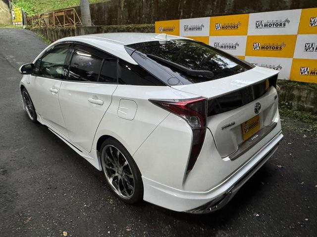 プリウス S モデリスタフロントスポイラー モデリスタサイドスカート WORK SCHWERT19インチアルミ 地デジディーラーナビNSZT-W66T ナビ連動ドラレコDRT-H66A バックモニター スペアタイヤ(10枚目)