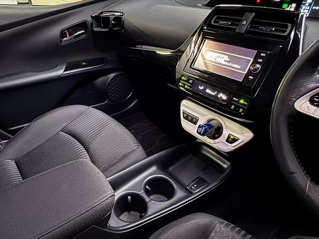 プリウス S モデリスタフロントスポイラー モデリスタサイドスカート WORK SCHWERT19インチアルミ 地デジディーラーナビNSZT-W66T ナビ連動ドラレコDRT-H66A バックモニター スペアタイヤ(34枚目)