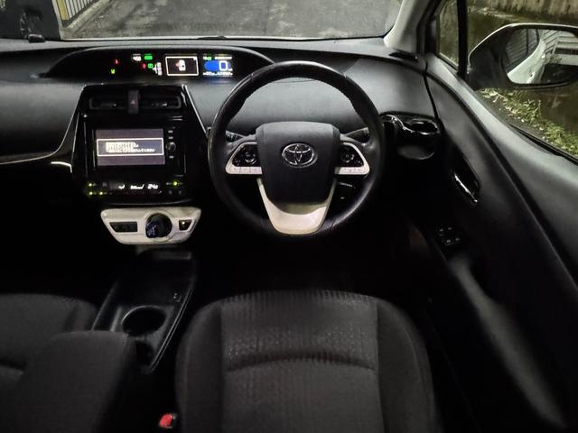 プリウス S モデリスタフロントスポイラー モデリスタサイドスカート WORK SCHWERT19インチアルミ 地デジディーラーナビNSZT-W66T ナビ連動ドラレコDRT-H66A バックモニター スペアタイヤ(35枚目)