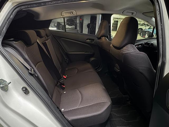 プリウス S モデリスタフロントスポイラー モデリスタサイドスカート WORK SCHWERT19インチアルミ 地デジディーラーナビNSZT-W66T ナビ連動ドラレコDRT-H66A バックモニター スペアタイヤ(47枚目)