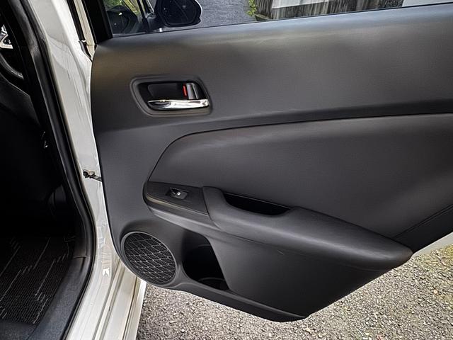 プリウス S モデリスタフロントスポイラー モデリスタサイドスカート WORK SCHWERT19インチアルミ 地デジディーラーナビNSZT-W66T ナビ連動ドラレコDRT-H66A バックモニター スペアタイヤ(48枚目)