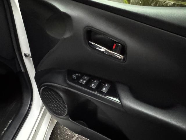 プリウス S モデリスタフロントスポイラー モデリスタサイドスカート WORK SCHWERT19インチアルミ 地デジディーラーナビNSZT-W66T ナビ連動ドラレコDRT-H66A バックモニター スペアタイヤ(55枚目)