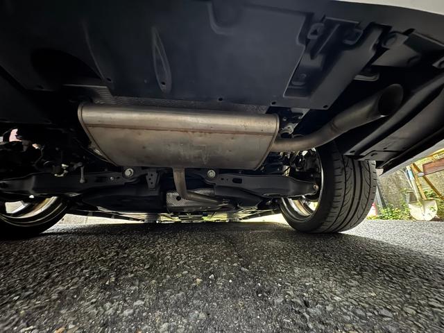 プリウス S モデリスタフロントスポイラー モデリスタサイドスカート WORK SCHWERT19インチアルミ 地デジディーラーナビNSZT-W66T ナビ連動ドラレコDRT-H66A バックモニター スペアタイヤ(56枚目)