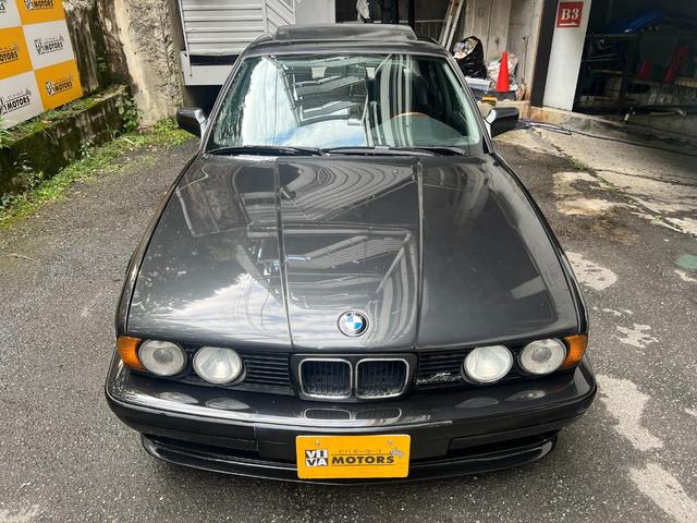 掲載車両のほとんどは、入庫したままの状態です。内外装、ご注文いただいてからキレイにします。外装の目立つキズや塗装のハゲなど修理費用は総額に含んでおります。