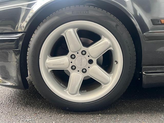 整備士はその道３０年！熟練の技で古いお車も修理します。