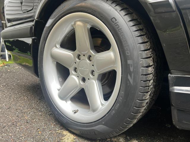 限られたスペースにたくさんの在庫車両を保管してますので、ご来店の際はご予約していただけるとスムーズにご案内できます。