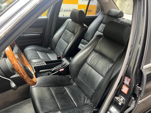 掲載車両のほとんどは、入庫したままの状態です。内外装、ご注文いただいてからキレイにします。外装の目立つキズや塗装のハゲなど修理費用は総額に含んでおります。